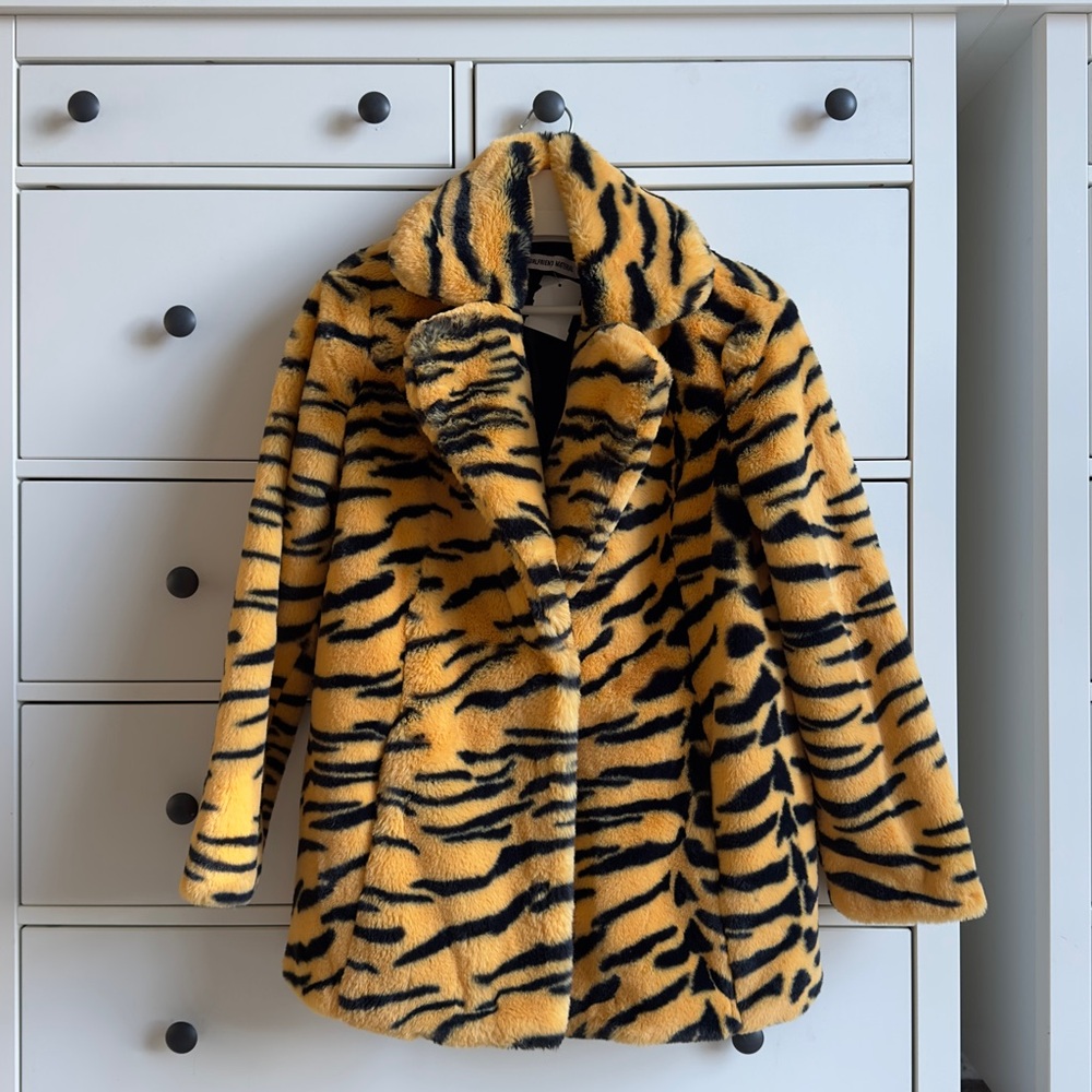 TIGER HENDRIX FAUX FUR COAT GIRLFRIEND MATERIAL.